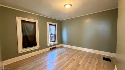 7425 Harvard Avenue Cleveland OH 44105
