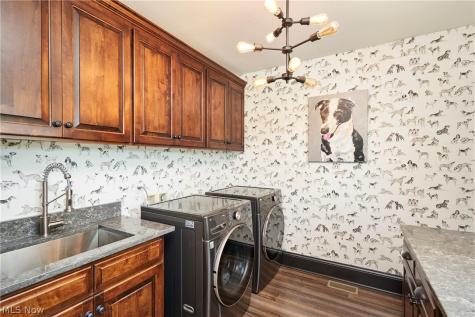 4576 Granger Road Akron OH 44333
