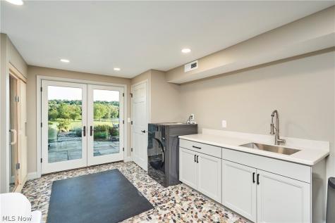 4576 Granger Road Akron OH 44333