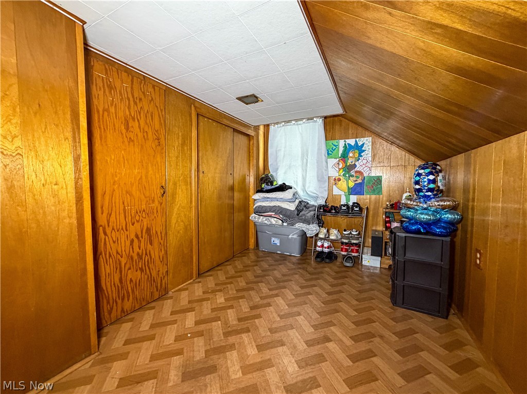 548 Cambridge Avenue Youngstown OH 44502