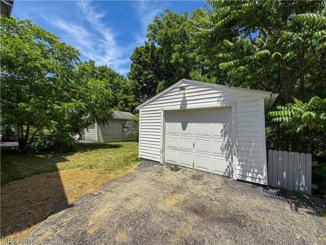 548 Cambridge Avenue Youngstown OH 44502