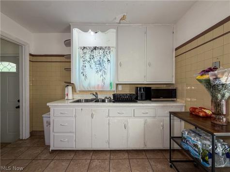 548 Cambridge Avenue Youngstown OH 44502