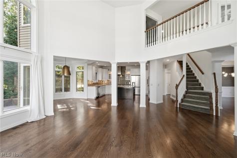 1351 Cobblestone Chase Westlake OH 44145