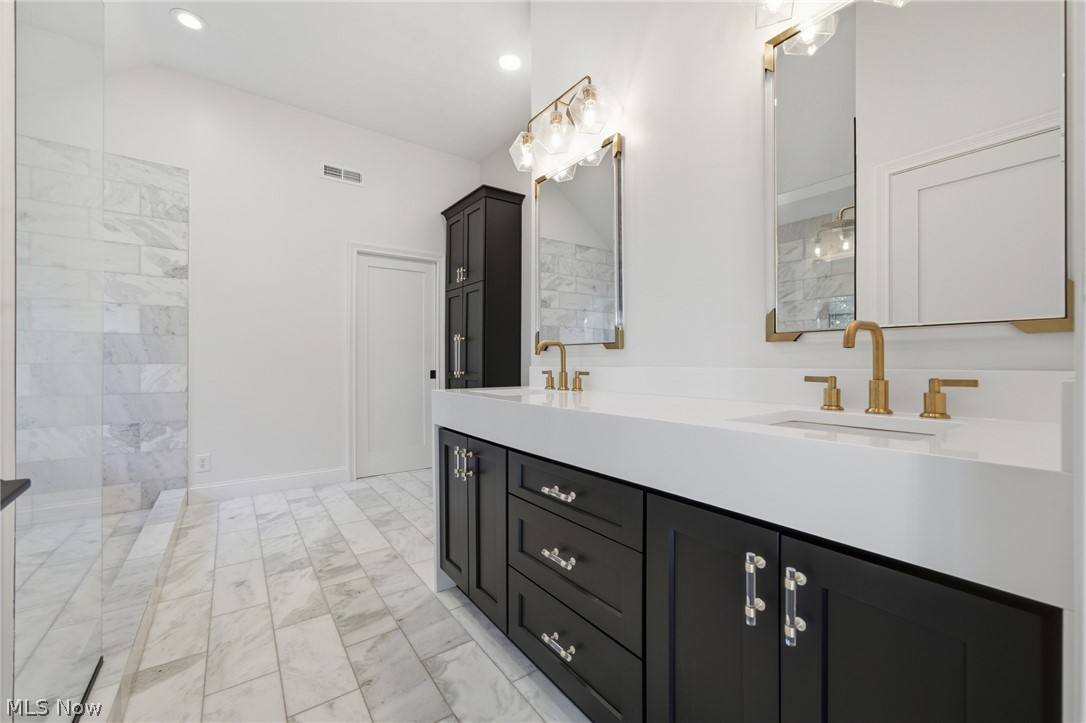 1351 Cobblestone Chase Westlake OH 44145