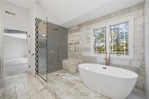 1351 Cobblestone Chase Westlake OH 44145