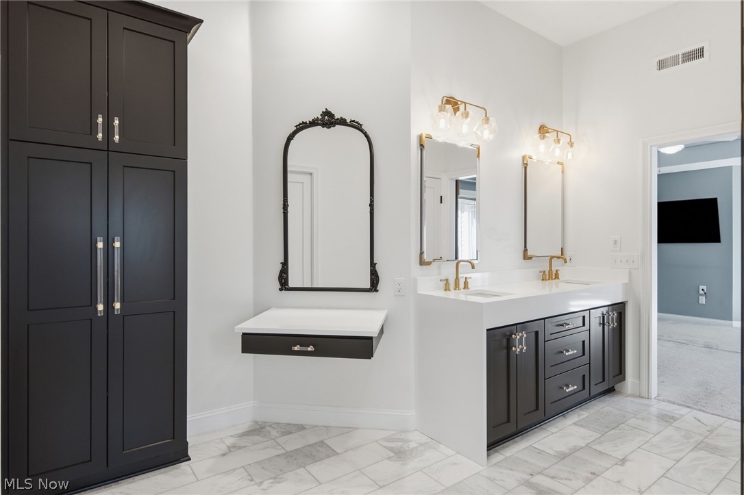 1351 Cobblestone Chase Westlake OH 44145