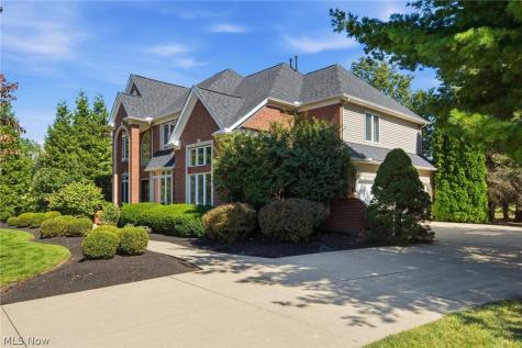 1351 Cobblestone Chase Westlake OH 44145