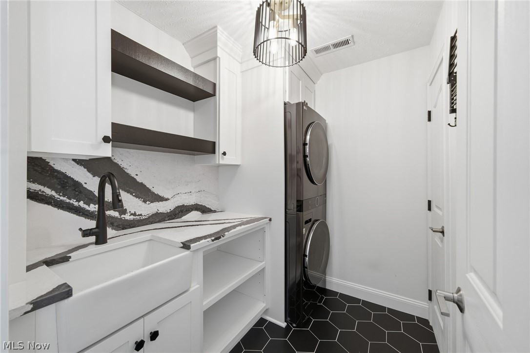 1351 Cobblestone Chase Westlake OH 44145