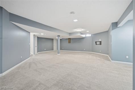 1351 Cobblestone Chase Westlake OH 44145
