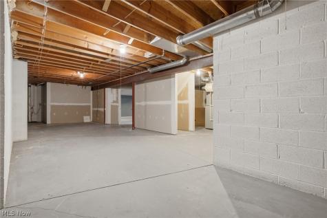 1351 Cobblestone Chase Westlake OH 44145