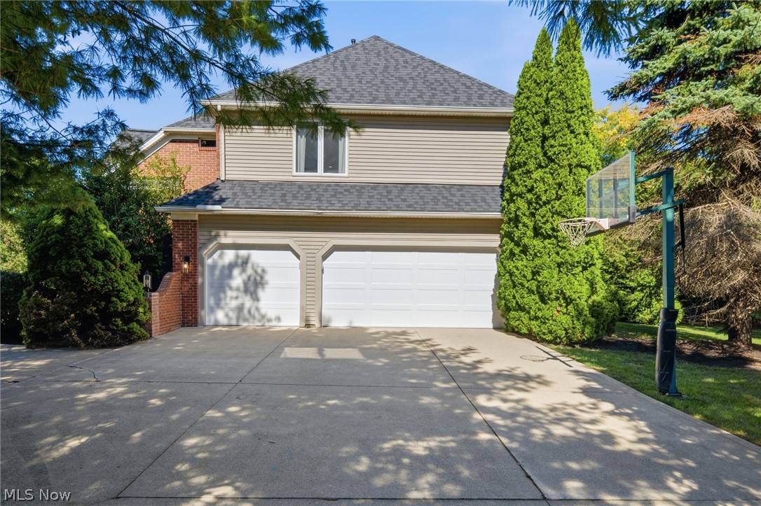 1351 Cobblestone Chase Westlake OH 44145