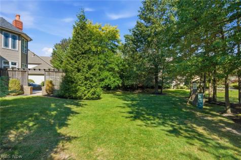 1351 Cobblestone Chase Westlake OH 44145