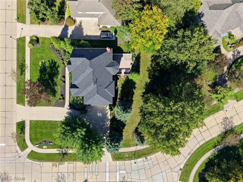 1351 Cobblestone Chase Westlake OH 44145