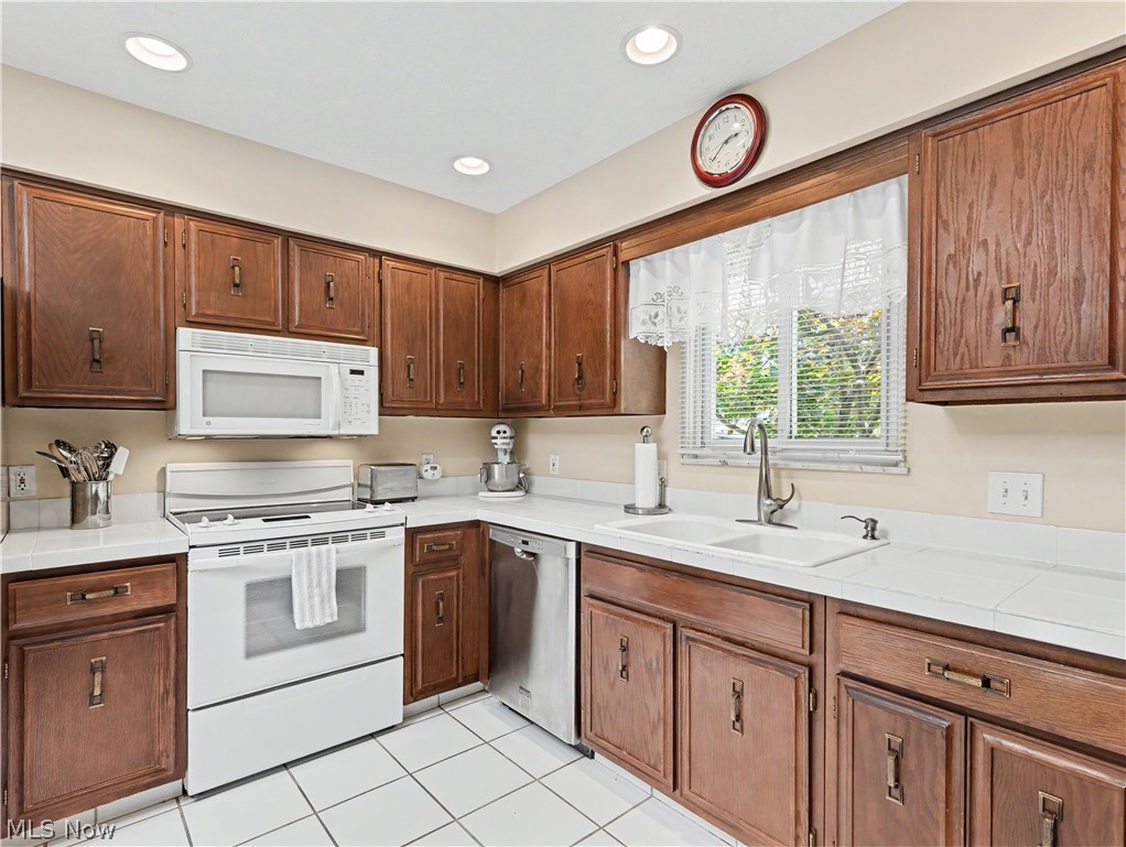 683 Taylor Avenue Cuyahoga Falls OH 44221