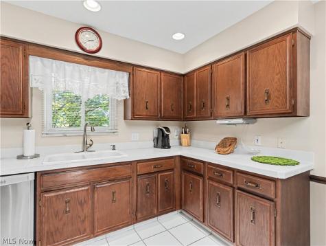 683 Taylor Avenue Cuyahoga Falls OH 44221