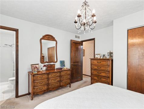 683 Taylor Avenue Cuyahoga Falls OH 44221