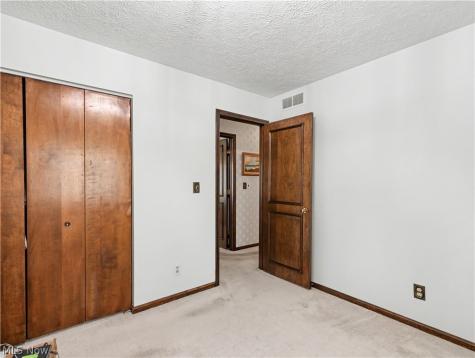 683 Taylor Avenue Cuyahoga Falls OH 44221