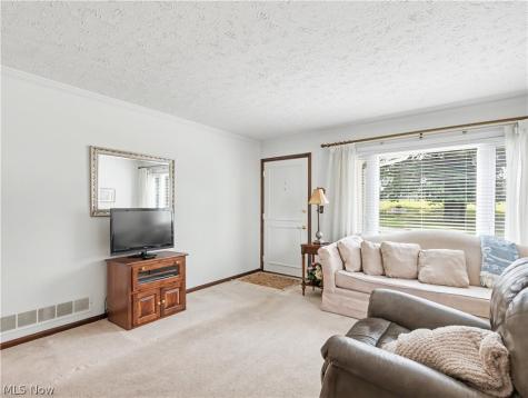 683 Taylor Avenue Cuyahoga Falls OH 44221