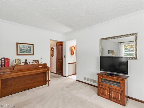 683 Taylor Avenue Cuyahoga Falls OH 44221