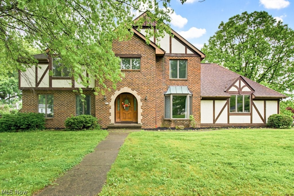951 S Azalea Boulevard Barberton OH 44203