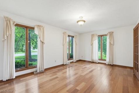 951 S Azalea Boulevard Barberton OH 44203