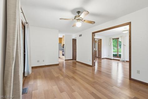 951 S Azalea Boulevard Barberton OH 44203