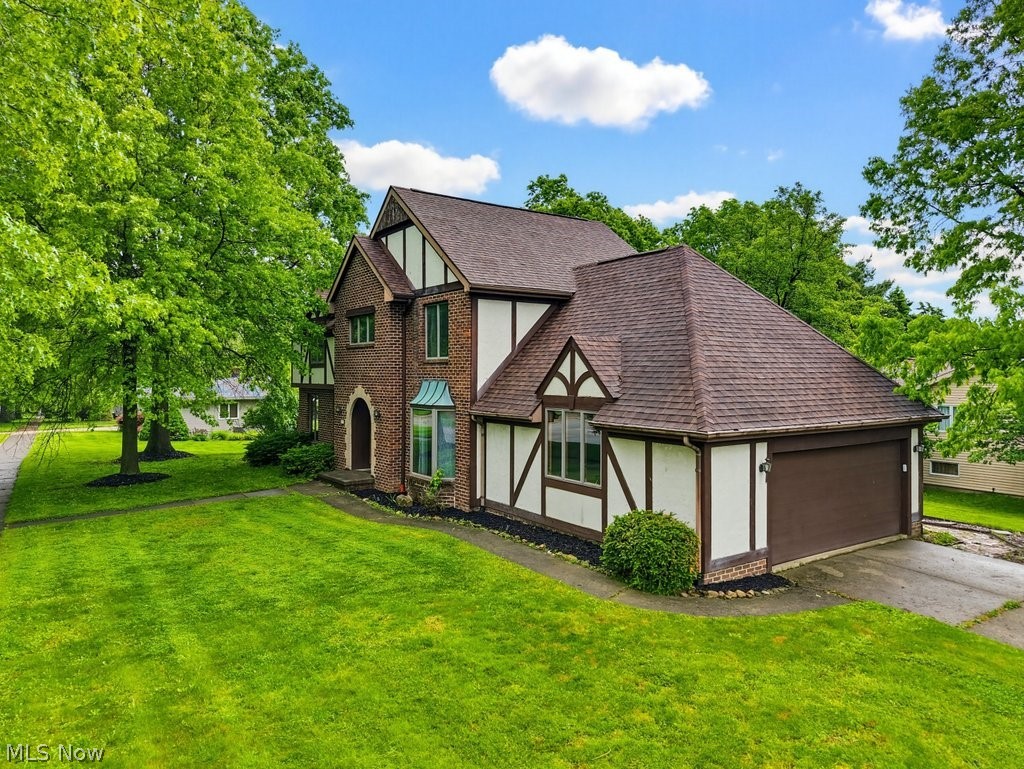 951 S Azalea Boulevard Barberton OH 44203