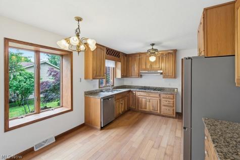 951 S Azalea Boulevard Barberton OH 44203
