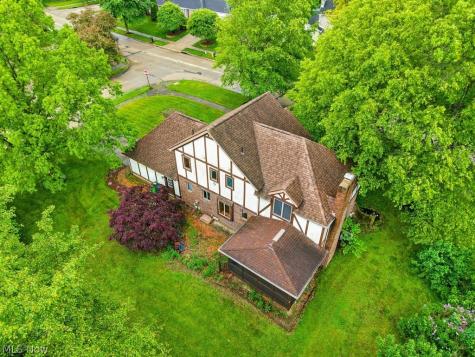 951 S Azalea Boulevard Barberton OH 44203