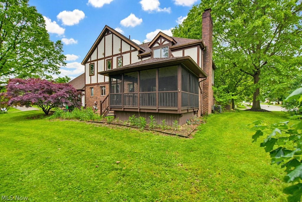 951 S Azalea Boulevard Barberton OH 44203