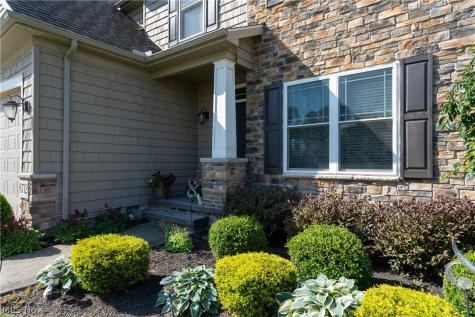 8712 Blue Heron Way Mentor OH 44060