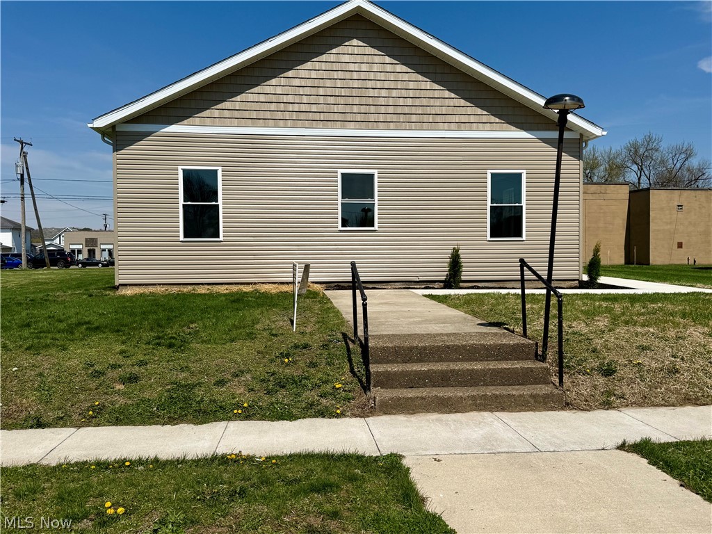 118 E Russell Avenue West Lafayette OH 43845