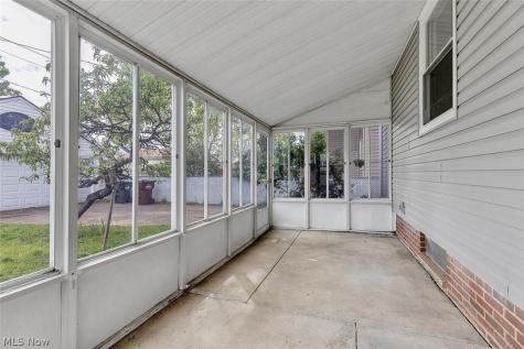 7503 Whittington Drive Parma OH 44129