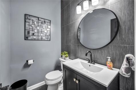 1423 Kenilworth Avenue Cleveland OH 44113