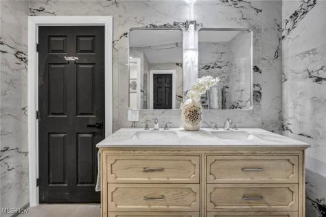 1423 Kenilworth Avenue Cleveland OH 44113