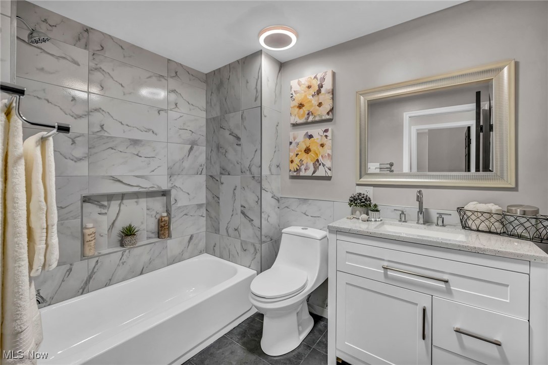 1423 Kenilworth Avenue Cleveland OH 44113