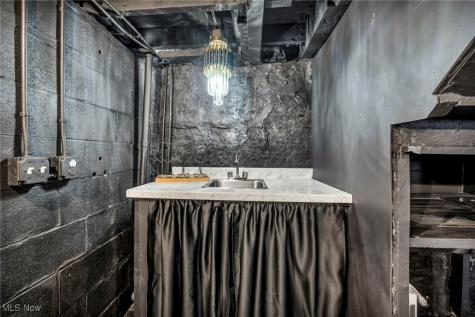 1423 Kenilworth Avenue Cleveland OH 44113