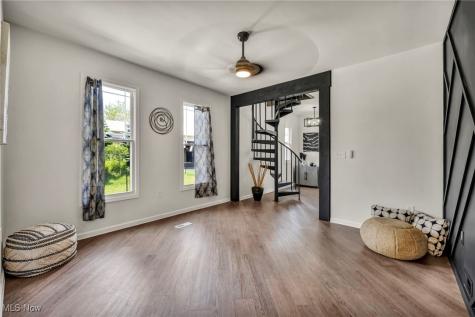 1423 Kenilworth Avenue Cleveland OH 44113