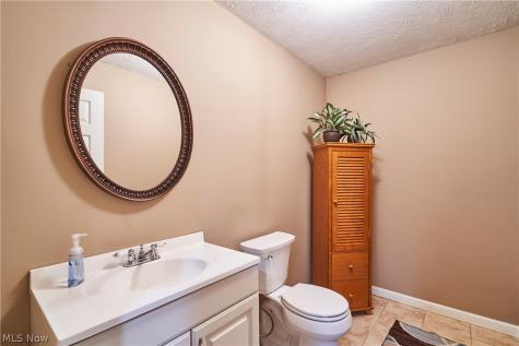 572 Colonial Drive Painesville OH 44077