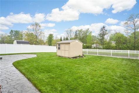 572 Colonial Drive Painesville OH 44077