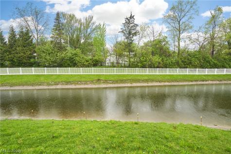 572 Colonial Drive Painesville OH 44077