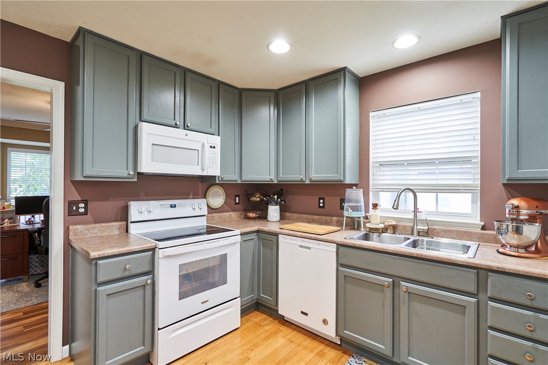 572 Colonial Drive Painesville OH 44077