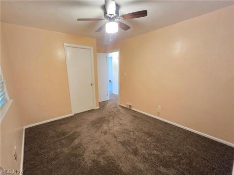 976 N Pasadena Avenue Elyria OH 44035