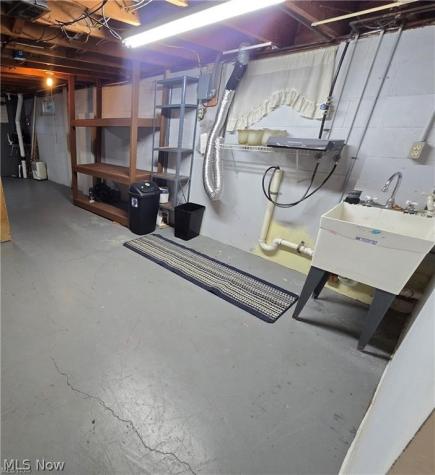 976 N Pasadena Avenue Elyria OH 44035