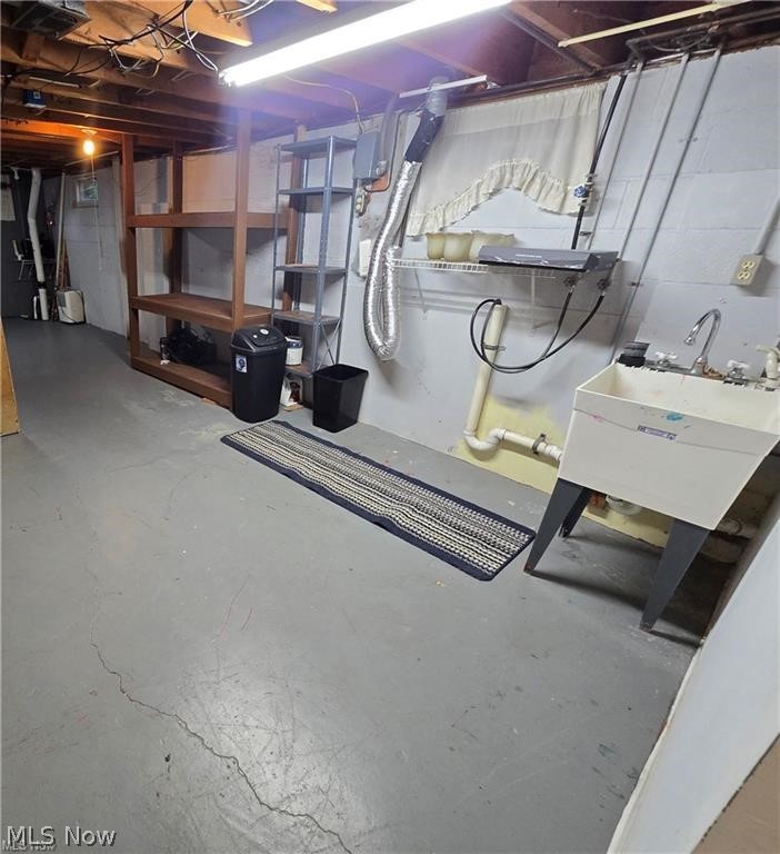 976 N Pasadena Avenue Elyria OH 44035
