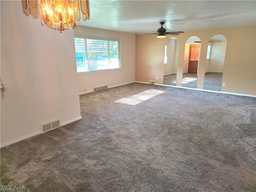 976 N Pasadena Avenue Elyria OH 44035