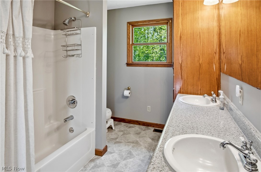 8600 Honeysuckle Drive Dresden OH 43821