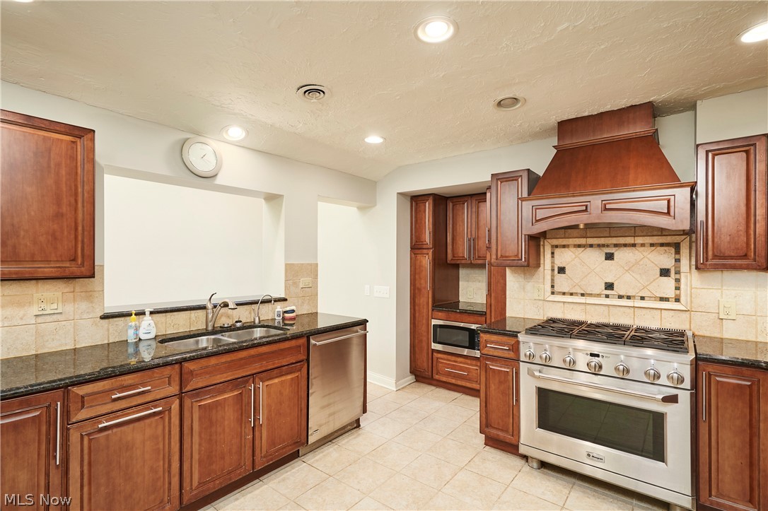 994 Worton Park Drive Mayfield Village OH 44143