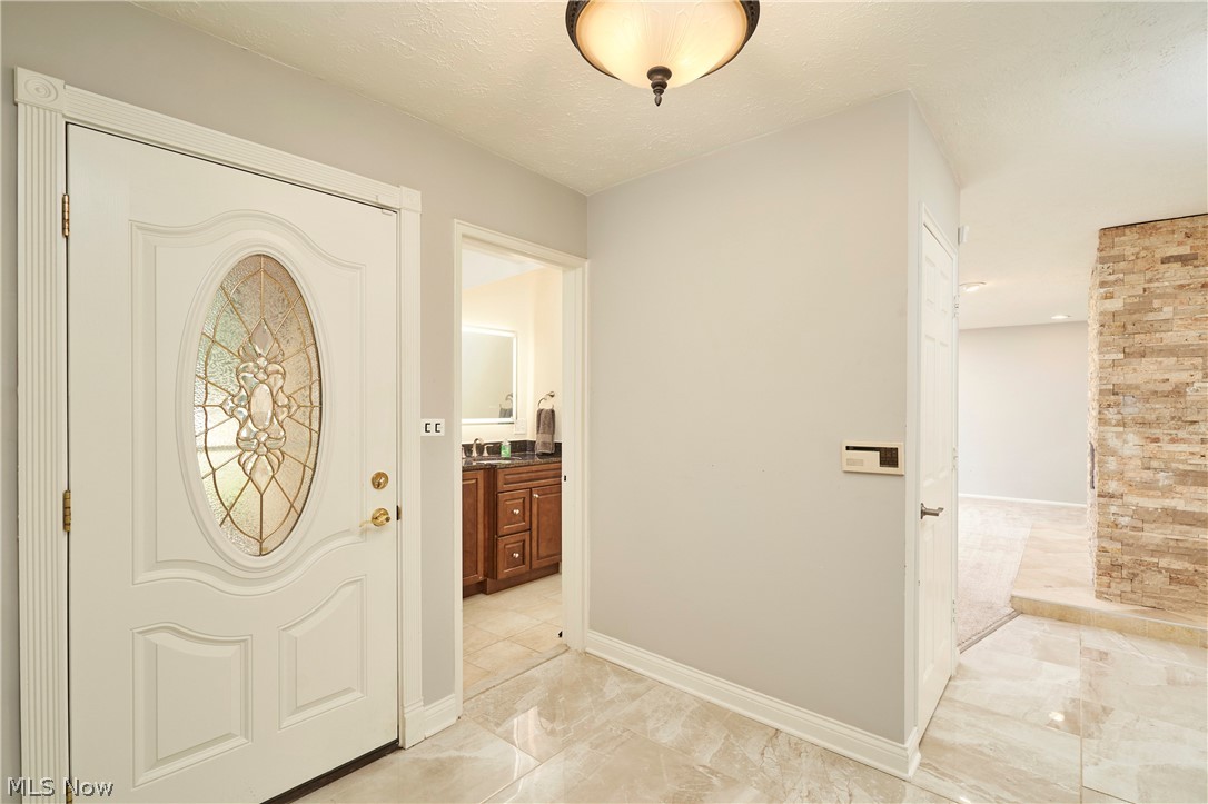 994 Worton Park Drive Mayfield Village OH 44143