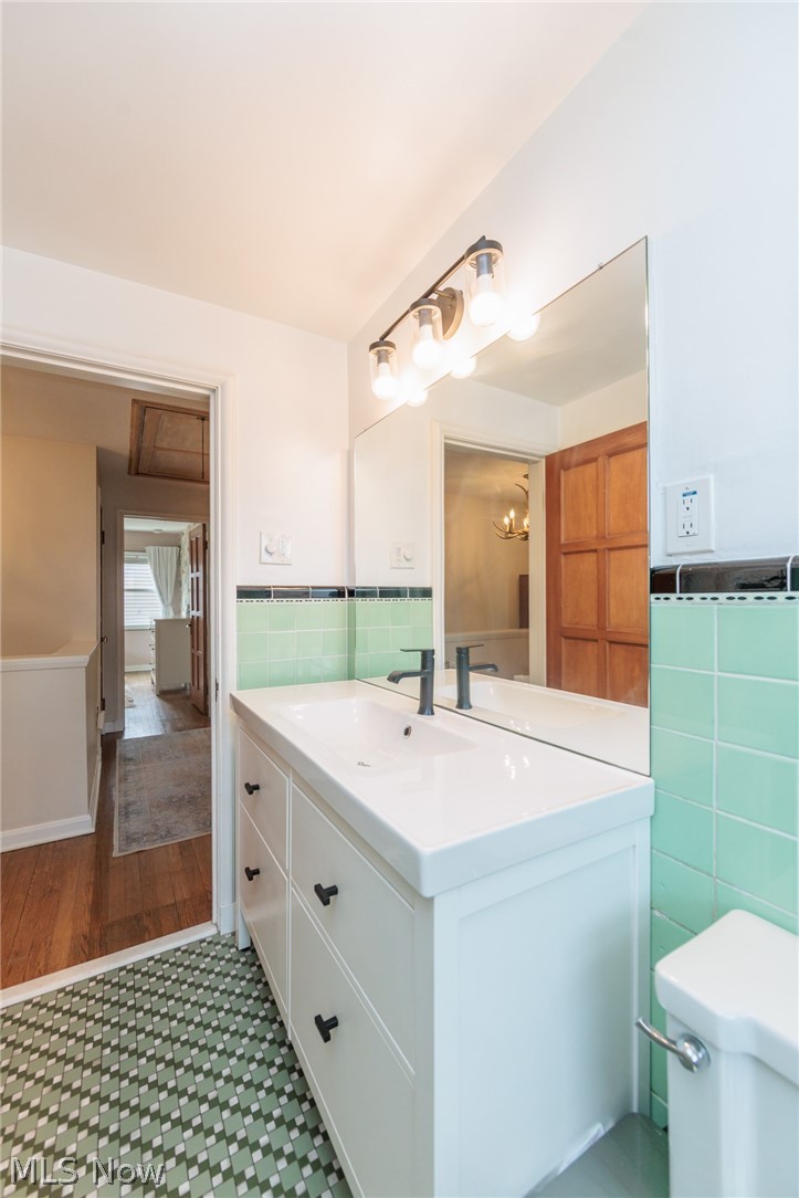 1465 Bunts Road Lakewood OH 44107